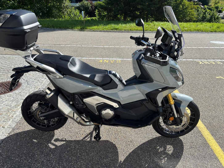 HONDA X-ADV 750 HONDA X-ADV 750