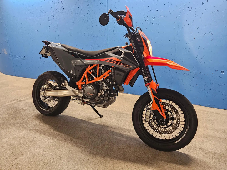 KTM 690 SMC R in Top-Zustand, 6373 km, verhandelbar KTM KTM 690 SMC R