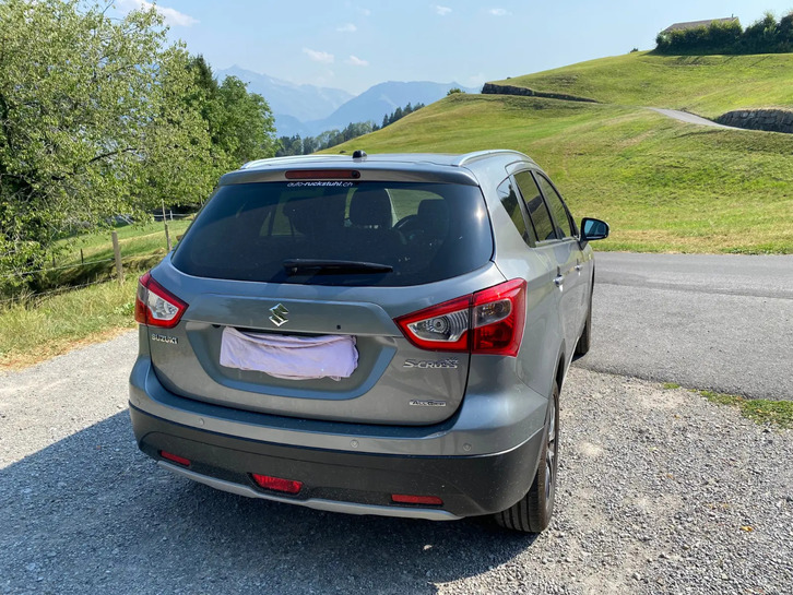 Suzuki SX4 S-Cross 4x4: Panorama, Leder, Navi Suzuki Suzuki SX4 S-Cross 1.4 T Compact Top 4x4