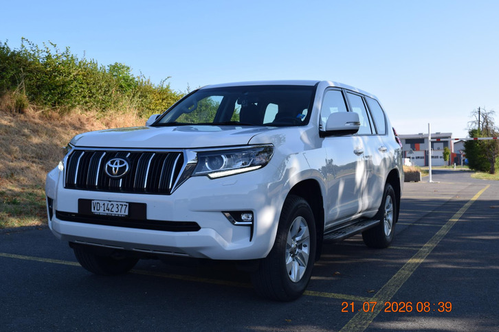 Toyota Land Cruiser 2.8 D 204 Comfort Toyota Land Cruiser 2.8 D 204 Comfort