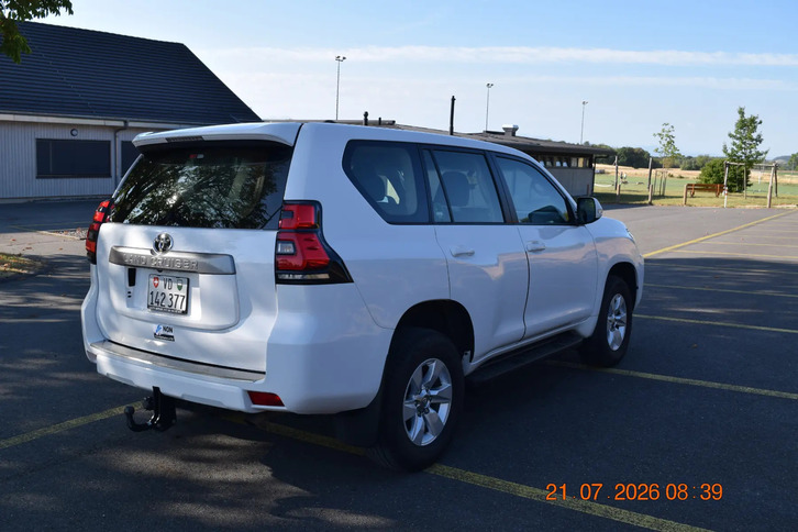 Robuster Toyota Land Cruiser 2.8 D 204 Comfort Toyota Toyota Land Cruiser 2.8 D 204 Comfort