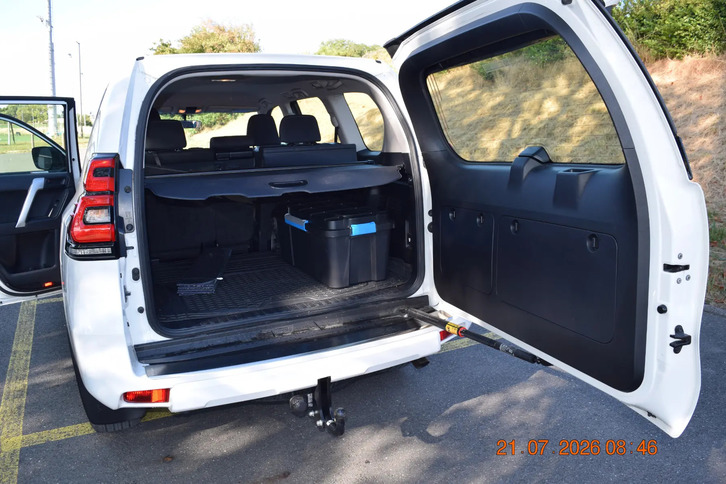 Robuster Toyota Land Cruiser 2.8 D 204 Comfort Toyota Toyota Land Cruiser 2.8 D 204 Comfort