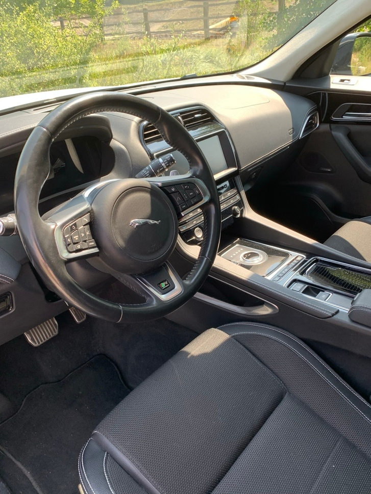 Jaguar F-Pace R-Sport AWD Occasion Schweiz Jaguar Jaguar F-Pace 2.0 T 250 R-Sport AWD