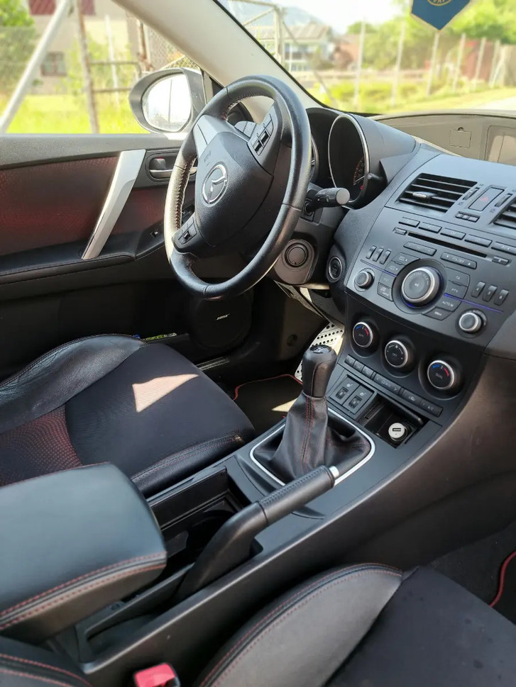 Mazda 3 MPS Turbo Hatchback: Sportlich und Modern Mazda Mazda 3 Hatchback 2.3 DISI Turbo MPS