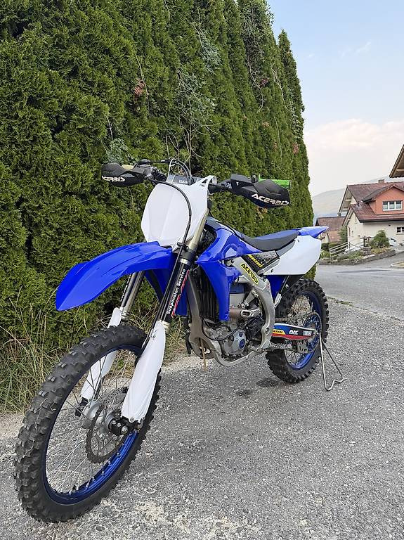 YAMAHA YZ 450 F YAMAHA YZ 450 F