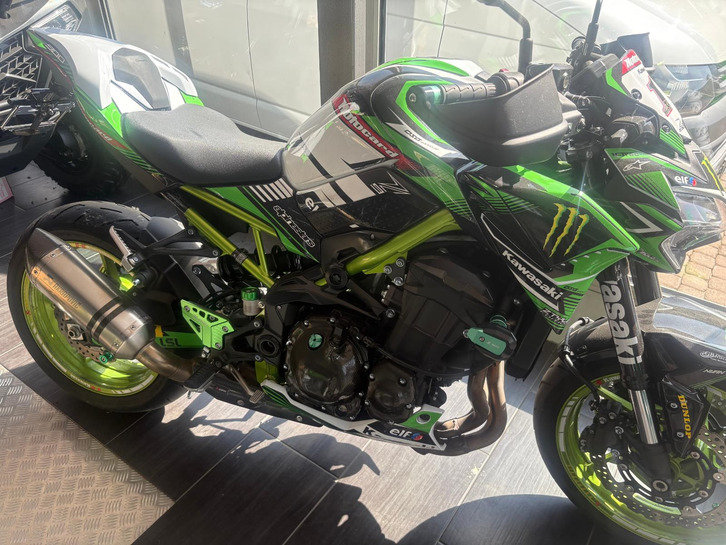 KAWASAKI Z 900 KAWASAKI Z 900