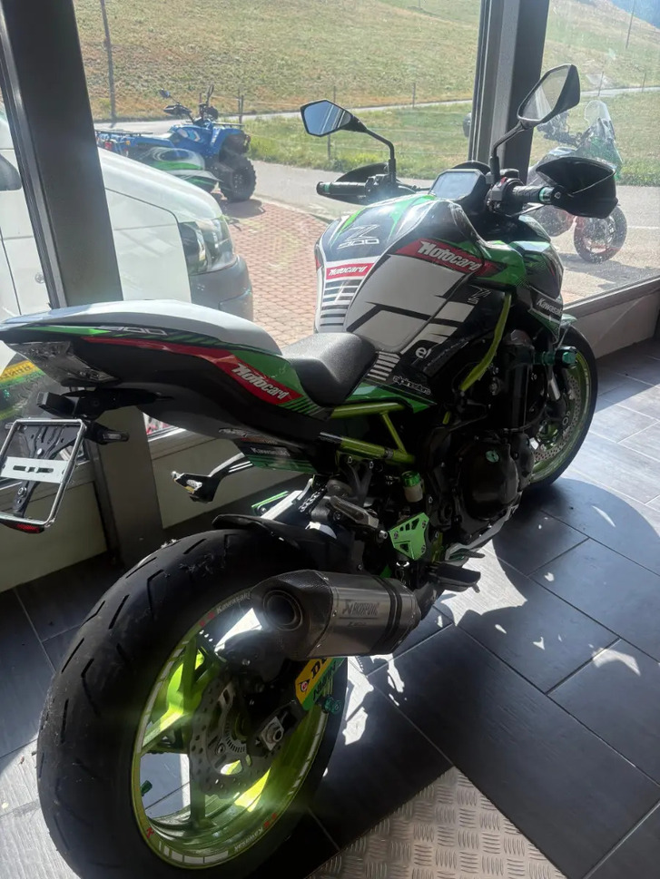 KAWASAKI Z 900