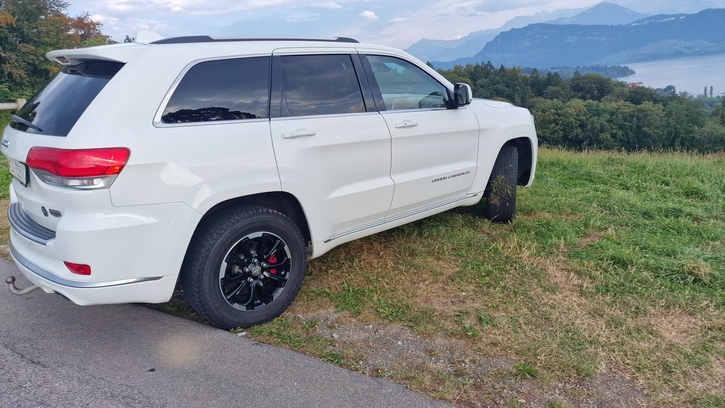 Jeep Grand Cherokee 3.0 CRD 250 Summit - Top Zustand Jeep Jeep Grand Cherokee 3.0 CRD 250 Summit