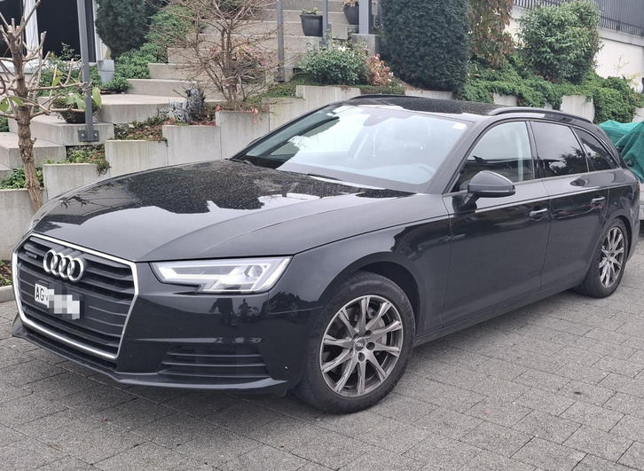 Audi A4 Avant 2.0 40 TDI quattro S-Tronic Audi A4 Avant 2.0 40 TDI quattro S-Tronic