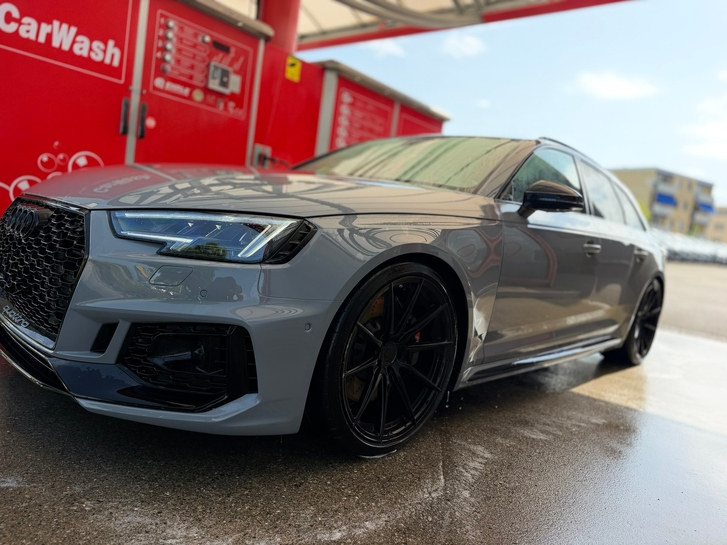 Audi RS4 Avant 2.9 V6 TFSI quattro Top-Zustand Audi Audi RS4 Avant 2.9 V6 TFSI quattro T-Tronic
