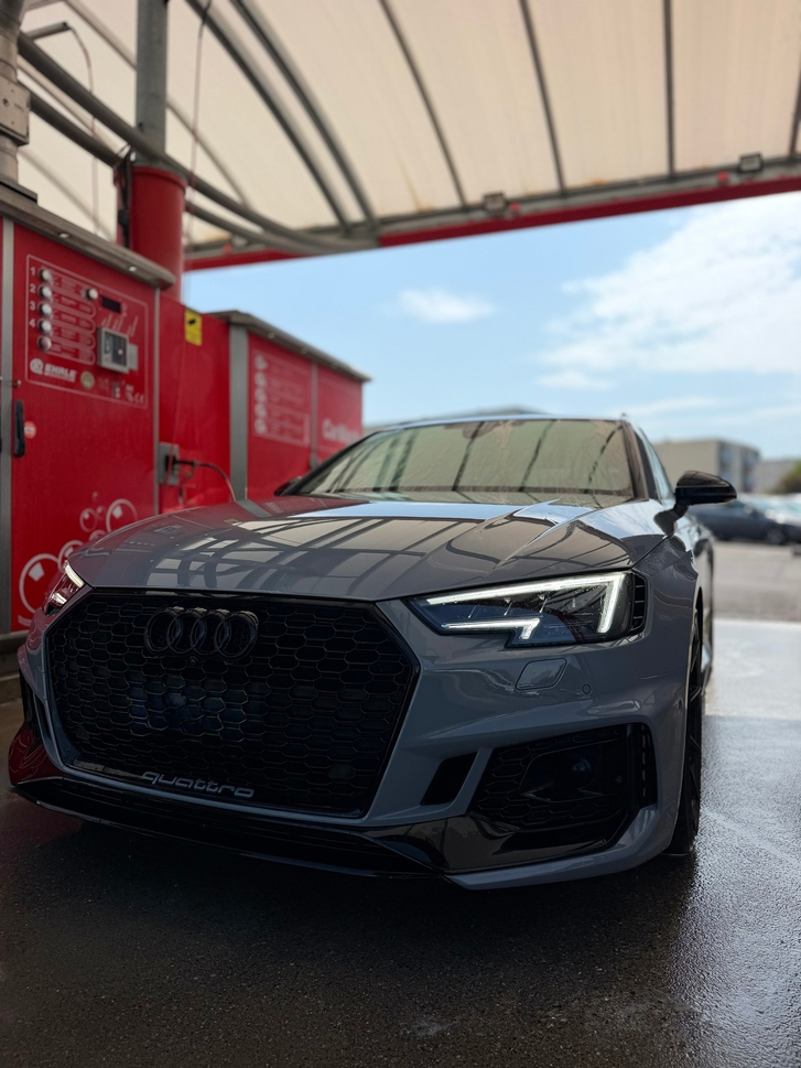 Audi RS4 Avant 2.9 V6 TFSI quattro Top-Zustand Audi Audi RS4 Avant 2.9 V6 TFSI quattro T-Tronic