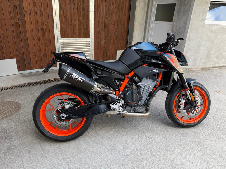 KTM 890 Duke R KTM 890 Duke R