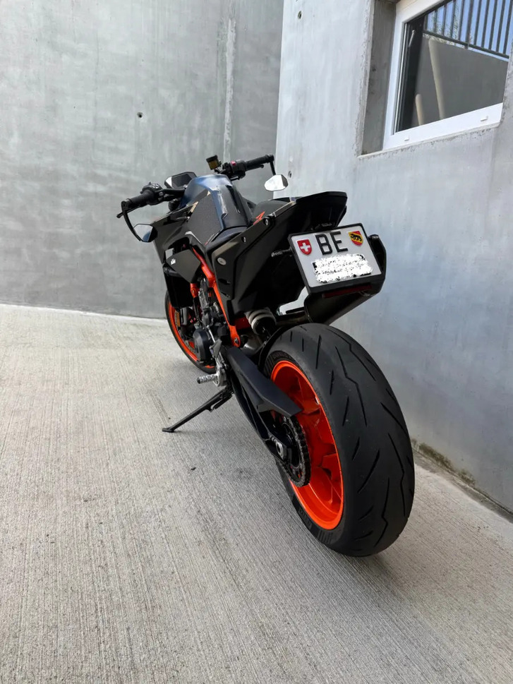 KTM 890 Duke R in Top-Zustand, viele Extras KTM KTM 890 Duke R