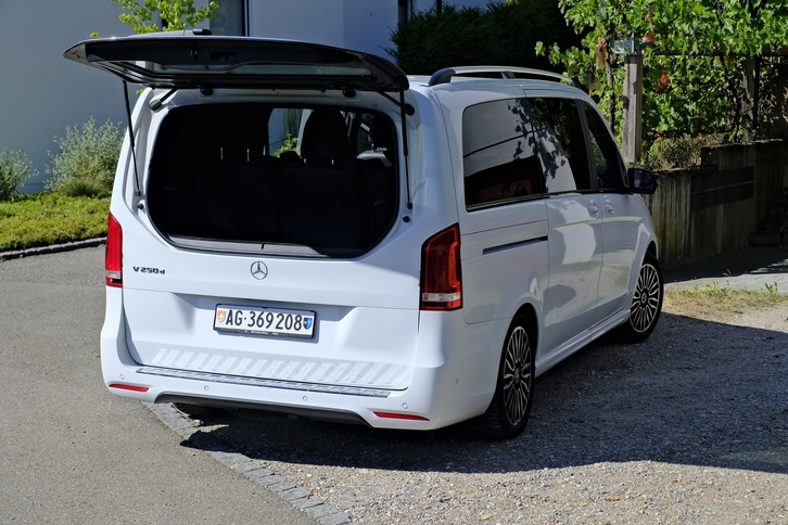 Mercedes-Benz V-Klasse V 250 d Swiss Edition Van Mercedes-Benz Mercedes-Benz V-Klasse V447 Van V 250 d BlueTec Swiss Ed.lang