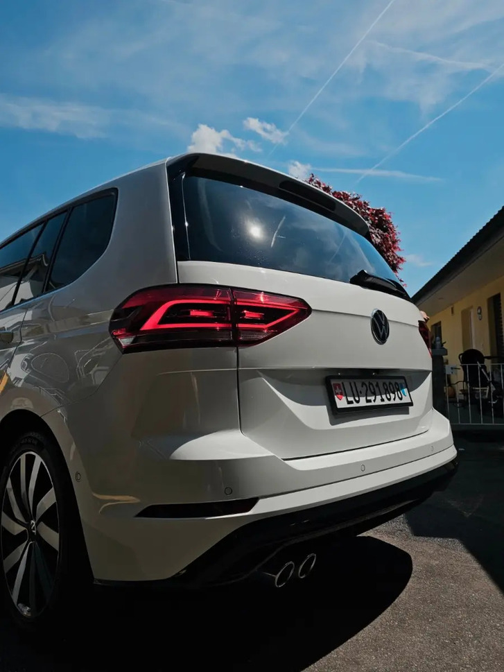 VW Touran 2.0 TDI 150 PS | R-Line | Top-Zustand VW VW Touran 2.0 TDI SCR Comfortline DSG