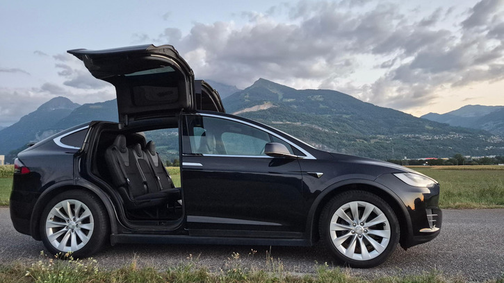Tesla Model X 75 D