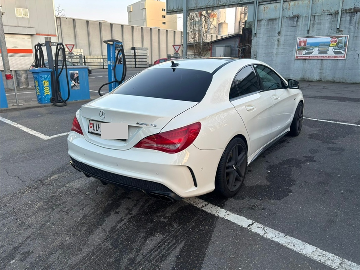 Mercedes-Benz CLA-Klasse C117 CLA 45 AMG 4m
