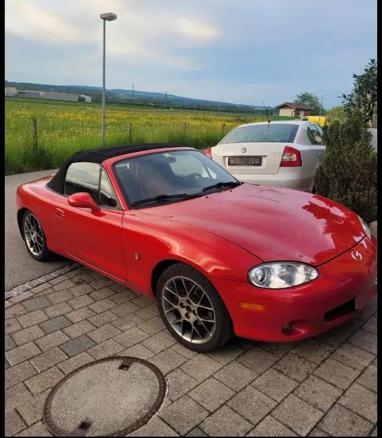 Mazda MX-5 Colour & Sound: Sommer-Spass Cabrio Mazda Mazda MX-5 1.8 Colour & Sound