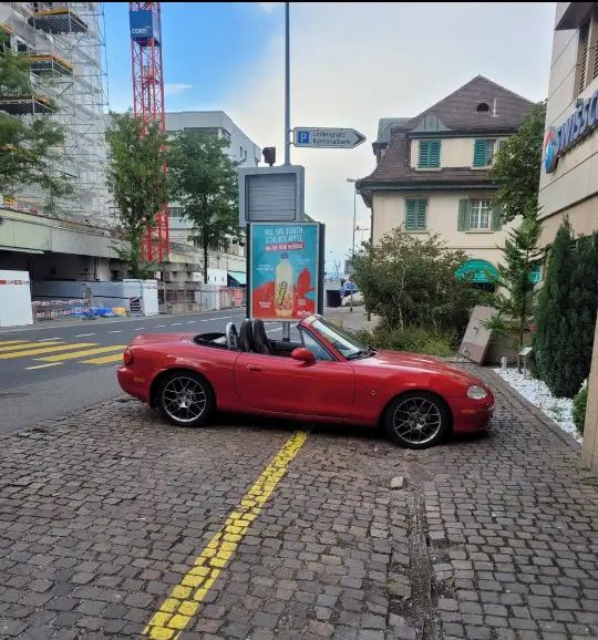 Mazda MX-5 Colour & Sound: Sommer-Spass Cabrio Mazda Mazda MX-5 1.8 Colour & Sound