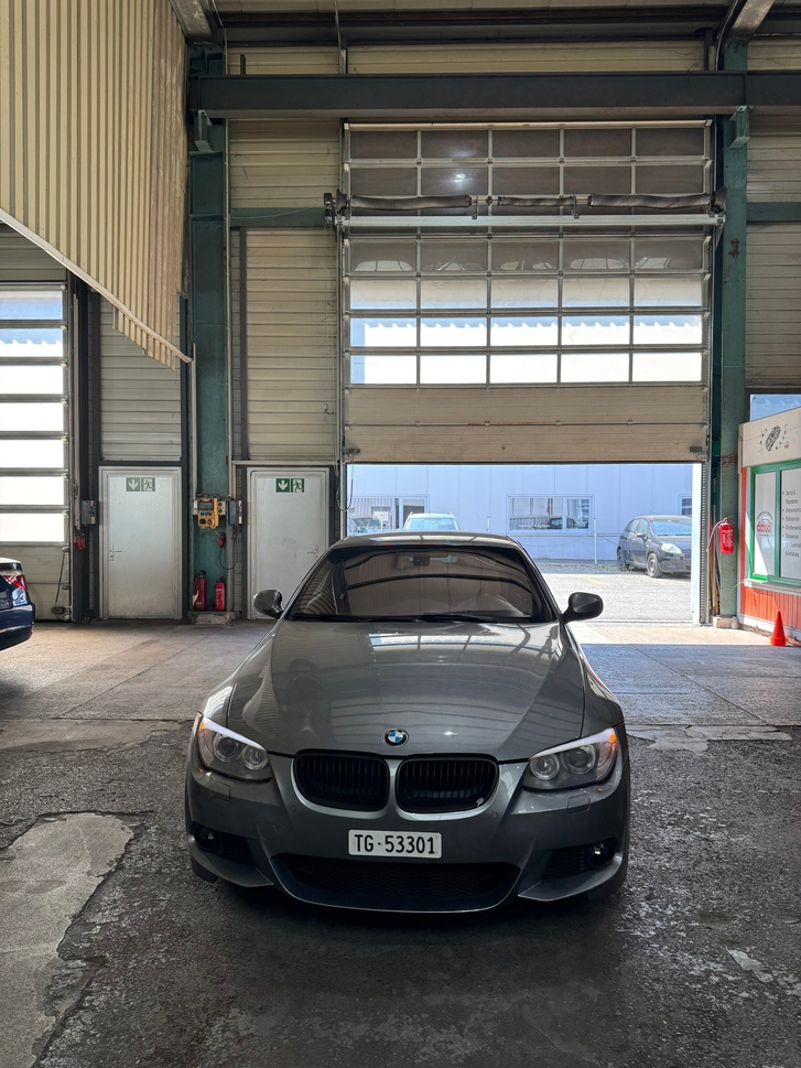 BMW 335i E93 Cabriolet - Top Ausstattung BMW BMW 3er Reihe E93 Cabriolet 335i