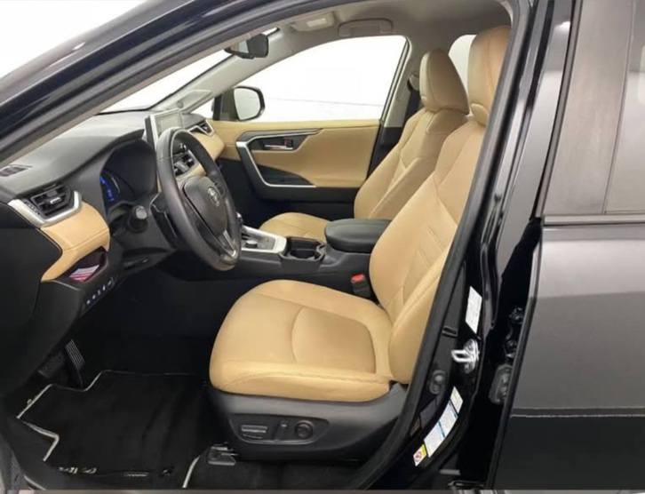 Toyota RAV4 2.5 HSD Premium - Top-Zustand & Sparsam Toyota Toyota RAV4 2.5 HSD Premium