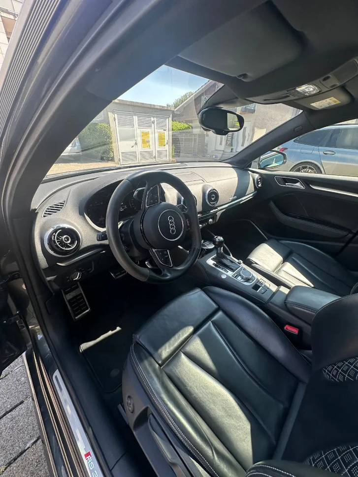 Audi RS3 Sportback 2.5 T FSI quattro S-Tronic