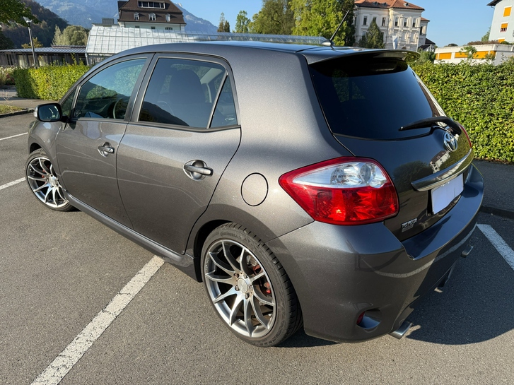 Sportlicher Toyota Auris 1.8 VMa Kompressor Toyota Toyota Auris 1.8 VMa Kompressor K2