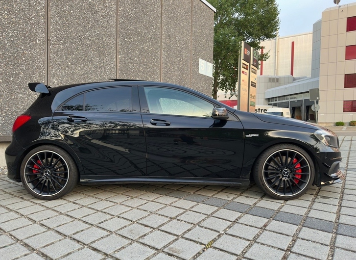Mercedes-Benz A-Klasse W176 A 45 AMG 4m