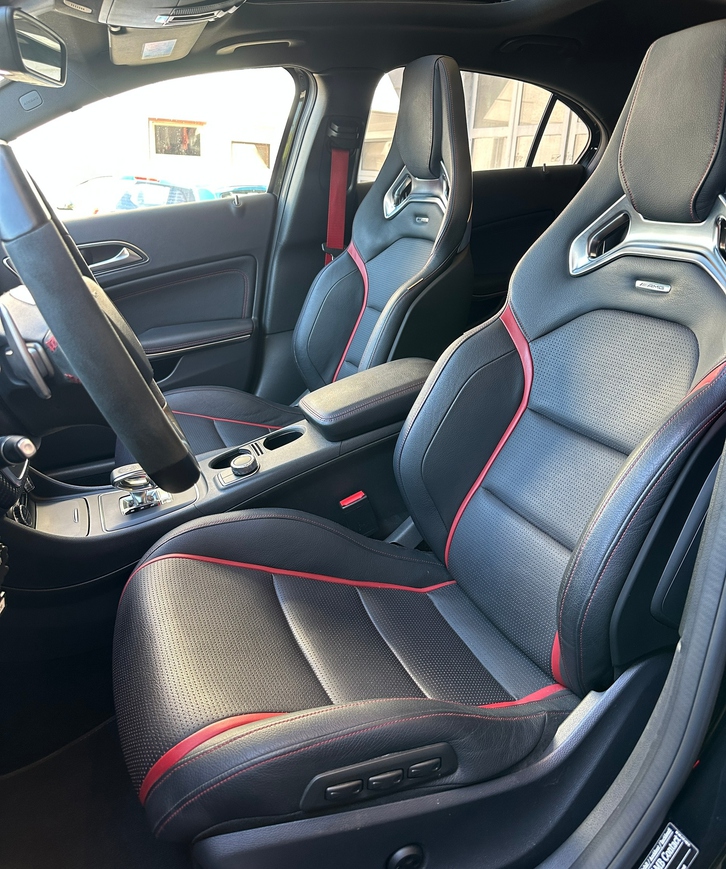Mercedes-Benz A-Klasse W176 A 45 AMG 4m
