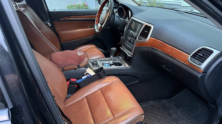 Jeep Grand Cherokee 5.7 V8 HEMI Overland - Luxuriös & Stark Jeep Jeep Grand Cherokee 5.7 V8 HEMI Overland