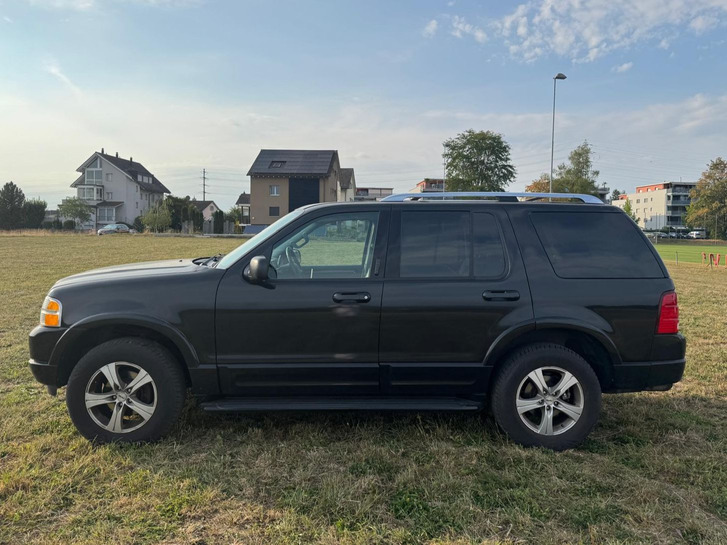 FORD Explorer 4.6 V8 FORD Explorer 4.6 V8