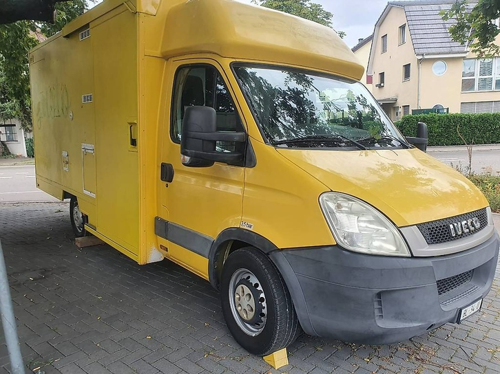 IVECO DAILY 35 S 11 Foodtruck/Imbisswagen IVECO DAILY 35 S 11 Foodtruck/Imbisswagen