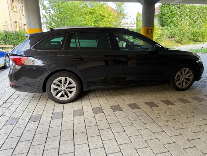 Skoda Octavia Combi 2.0 TSI Ambition 4x4 DSG Skoda Octavia Combi 2.0 TSI Ambition 4x4 DSG
