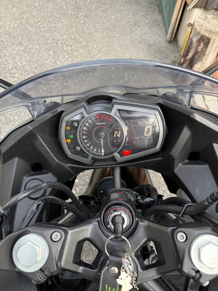 Kawasaki Ninja 400 kaufen - Top Zustand, Baujahr 2023 KAWASAKI KAWASAKI Ninja 400