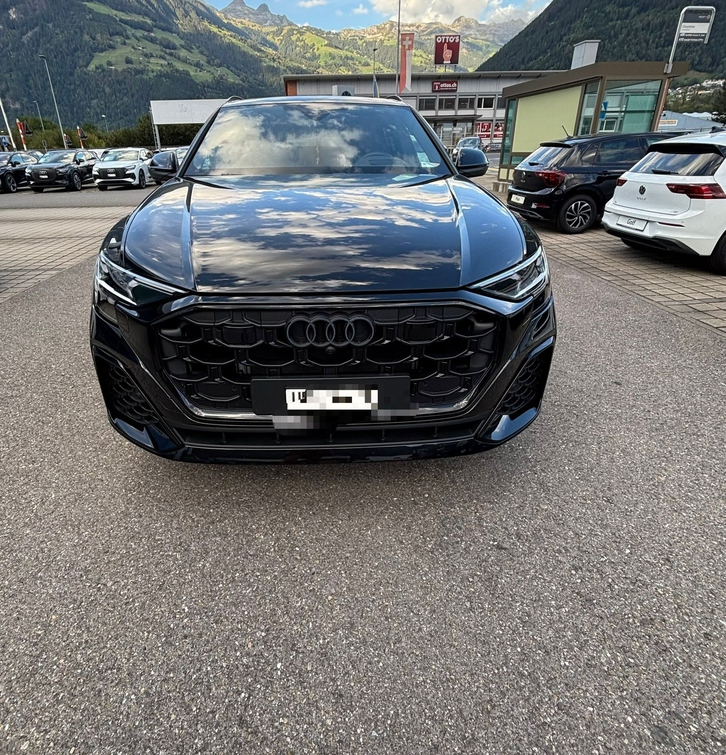 Audi Q8 3.0 55 TFSI quattroâLuxuriöser SUV Audi Audi Q8 SUV 3.0 55 TFSI quattro T-Tronic