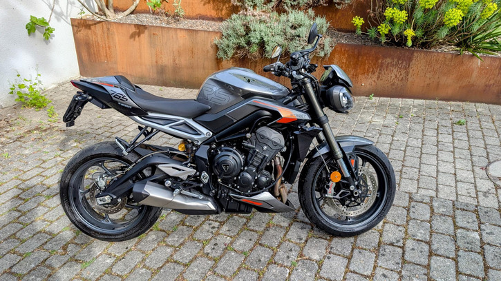 TRIUMPH Street Triple RS 765 TRIUMPH Street Triple RS 765