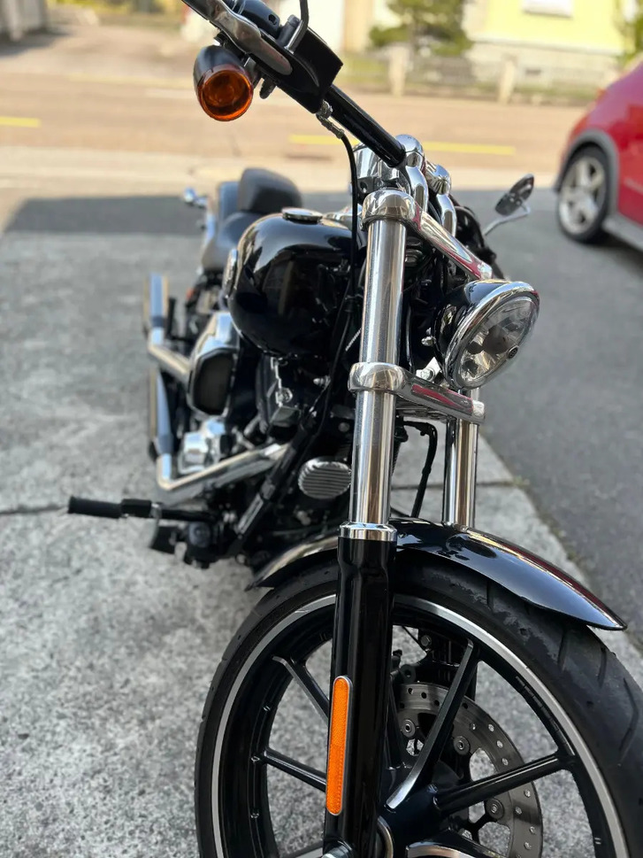 Harley-Davidson FXSB 103 Breakout - Wenig Kilomter HARLEY-DAVIDSON HARLEY-DAVIDSON FXSB 103 Breakout