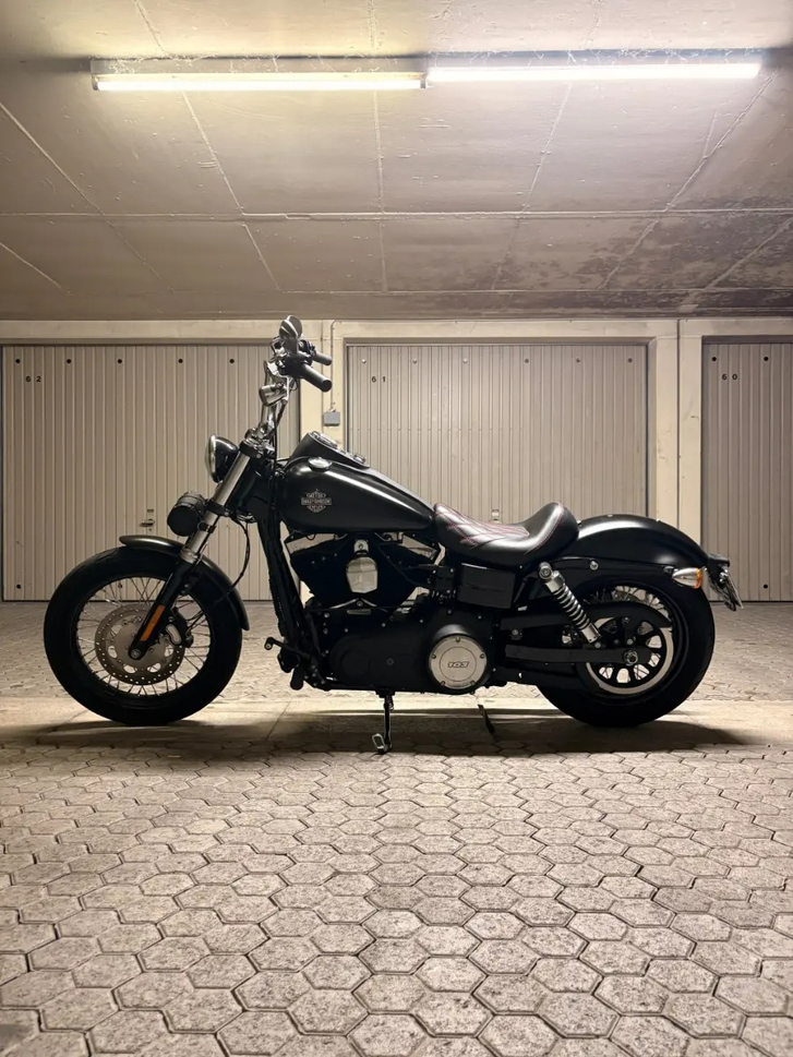 HARLEY-DAVIDSON FXDB Dyna Street Bob 103 ABS