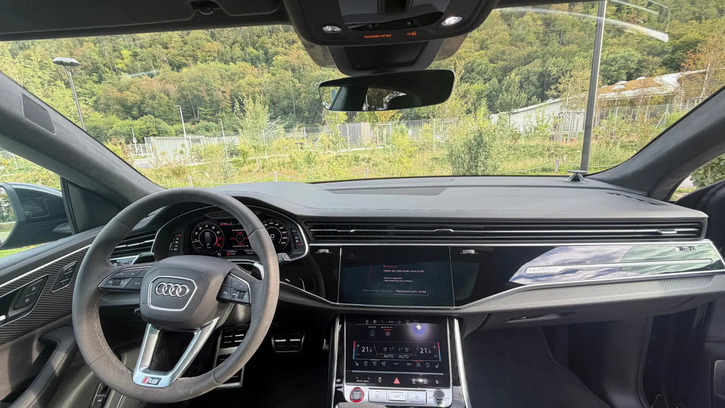Luxuriöser Audi RS Q8 SUV - Power und Stil vereint Audi Audi RS Q8 SUV 4.0 V8 TFSI quattro T-Tronic