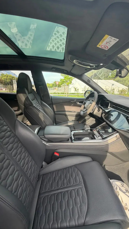 Luxuriöser Audi RS Q8 SUV - Power und Stil vereint Audi Audi RS Q8 SUV 4.0 V8 TFSI quattro T-Tronic