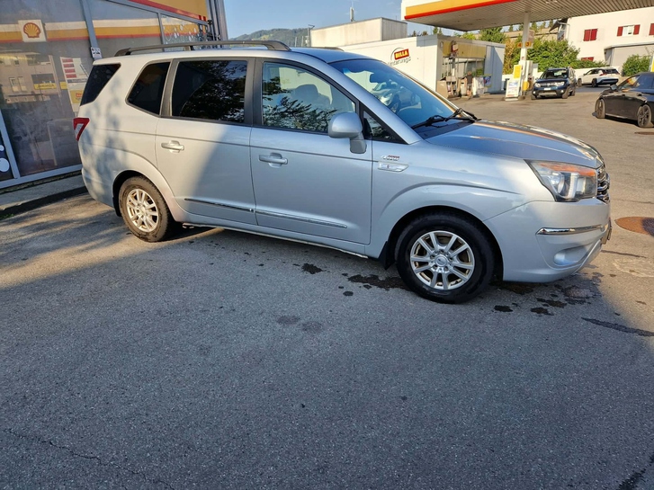 SsangYong Rodius SV 200 e-XDi 4WD Sapphire SsangYong Rodius SV 200 e-XDi 4WD Sapphire