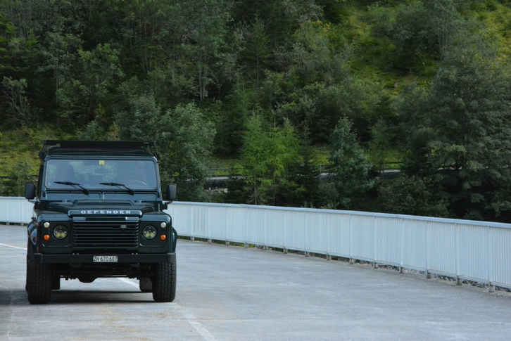 Land Rover Defender 110 2.2 TD4 SW SE in Top-Zustand Land Rover Land Rover Defender 110 2.2 TD4 SW SE