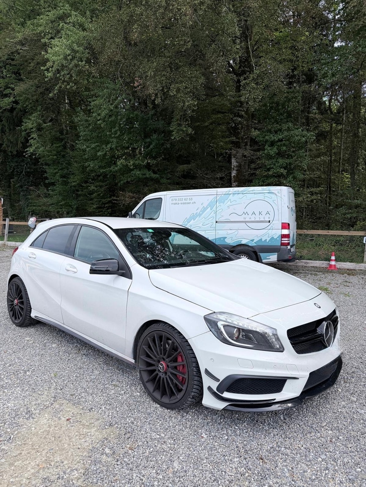 Leistungsstarker Mercedes-Benz A 45 AMG 4MATIC Mercedes-Benz Mercedes-Benz A-Klasse W176 A 45 AMG 4m
