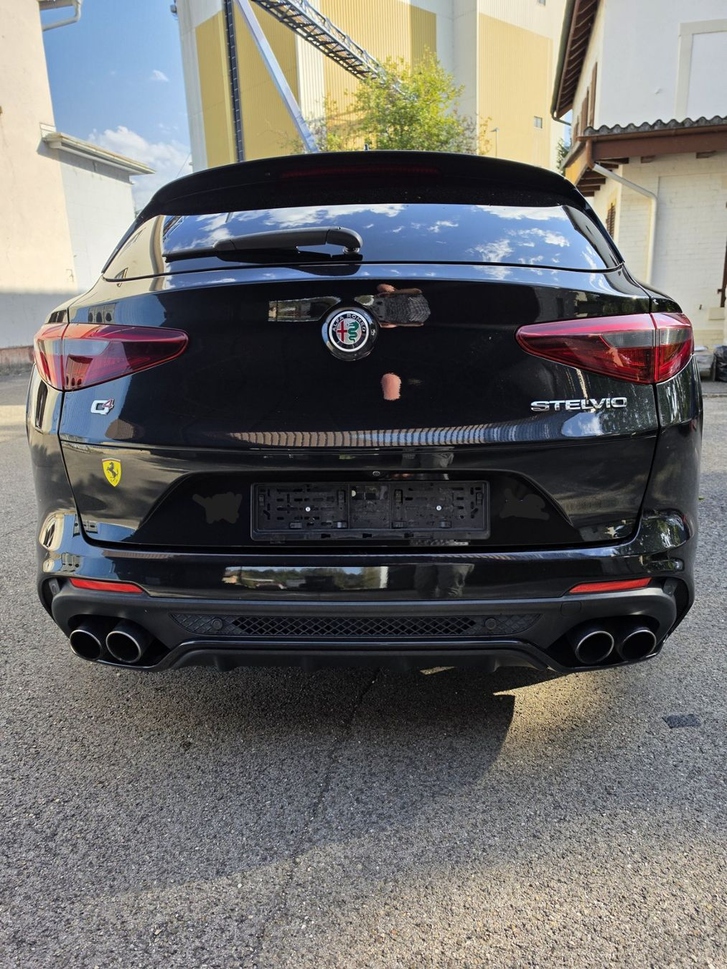 Alfa Romeo Stelvio 2.9 V6 Biturbo Q4 Quadrifoglio
