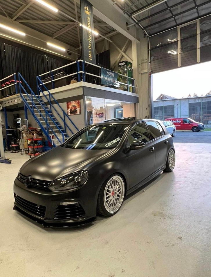 VW Golf VI 2.0 TSI R DSG 4motion VW Golf VI 2.0 TSI R DSG 4motion