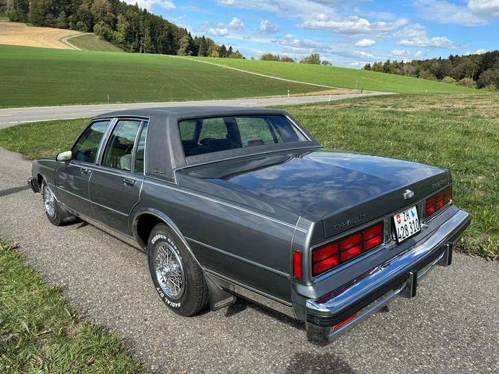 Klassischer Chevrolet Caprice 1987 V8 zu verkaufen Chevrolet Chevrolet Caprice 5.0 V8 Brougham Sedan