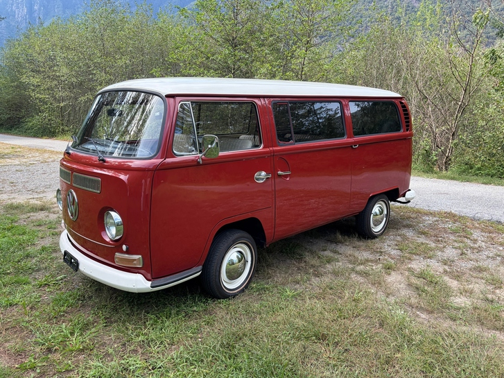 VW T2 Deluxe