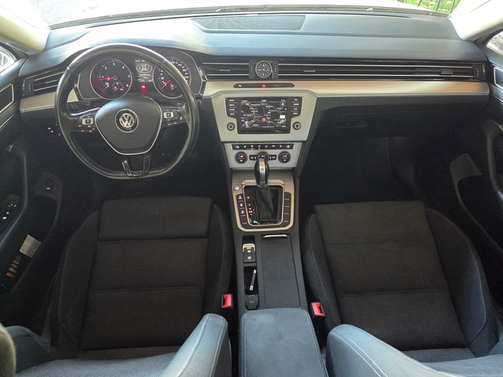VW Passat 2.0 TDI 190 DSG 4Motion Top Zustand VW VW Passat 2.0 TDI 190 SCR Comfl. DSG 4m