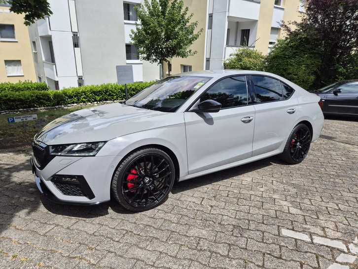 SKODA Octavia 2.0 TSI RS DSG