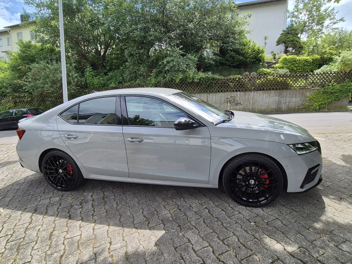 SKODA Octavia 2.0 TSI RS DSG